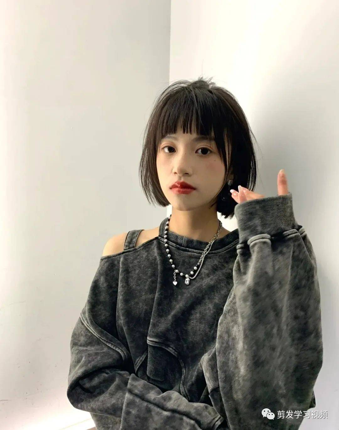 春夏发型来了短发这样剪超减龄