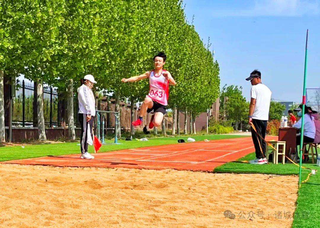 龙城900余少年大竞196体育app技(图5)