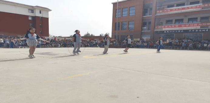 【体育风采】绳彩飞扬迎五一 活力绽放展风采——樱桃园镇樱北小学举办师生跳绳比赛！51每日大赛校园大赛反差