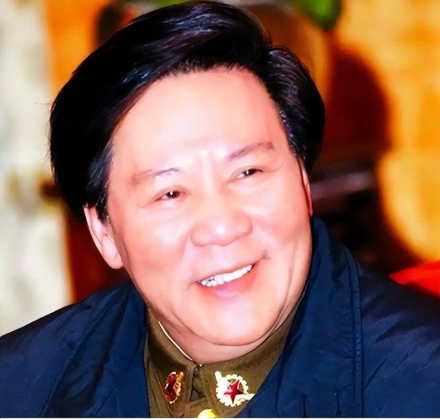 1983年杨尚昆见到古月后，气愤不已：毛主席可不是你这个样子的！