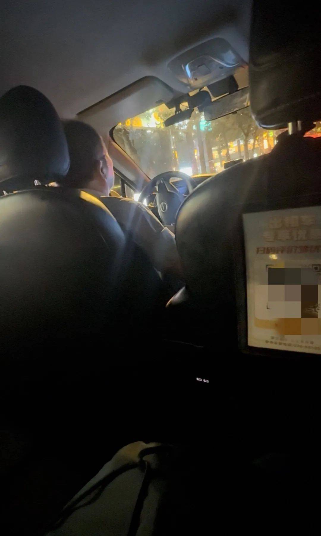 广州一女子打车,司机到了却拒载:“我不接!”官方通报 广州一女子打车,司机到了却拒载:“我不接!”官方通报