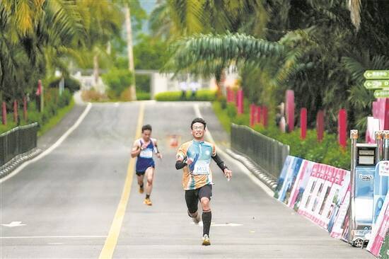 亚锦赛女子100米栏预赛 吴艳妮小组第二晋级