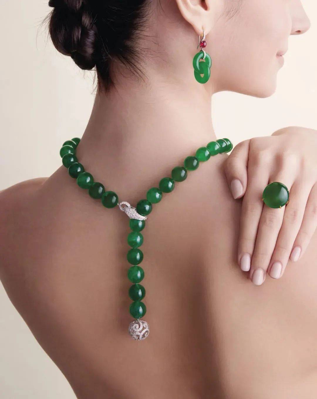 佳士得香港将于5月27日举行"瑰丽珠宝及翡翠首饰"春季现场拍卖,荟萃逾