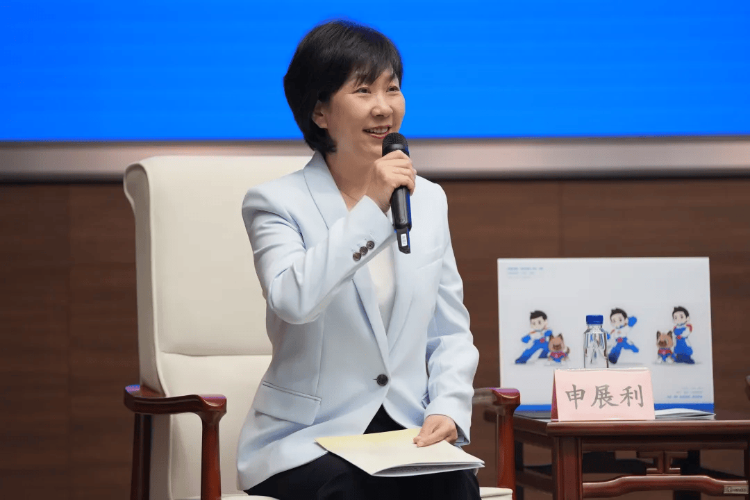应急管理部新闻发言人,新闻宣传司司长申展利主持,中国地震局监测预