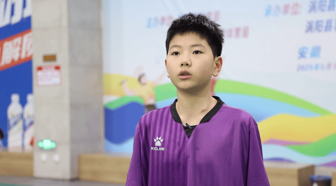 ob体育下载中小学生羽毛球赛开打(图5)