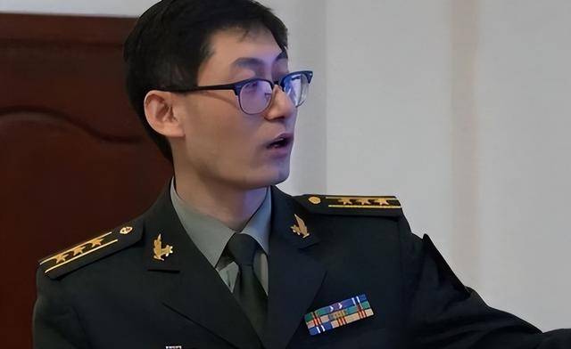 原创             解放军智能技术专家冯旸赫，下班后意外死亡，外媒：中国再遭重创