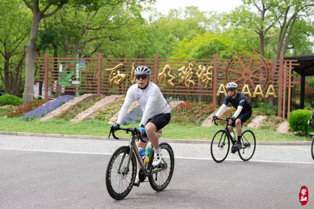 巴斯勒：布兰特得换环境才能踢好球，多特今夏该卖他、詹和吉滕斯