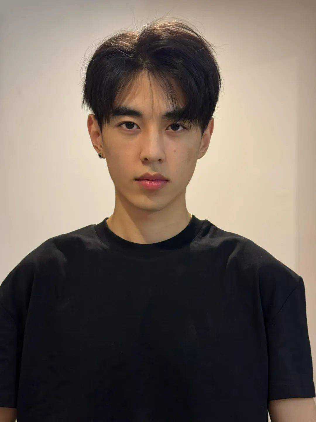 脸胖脸圆的男生不妨试试这8款发型!