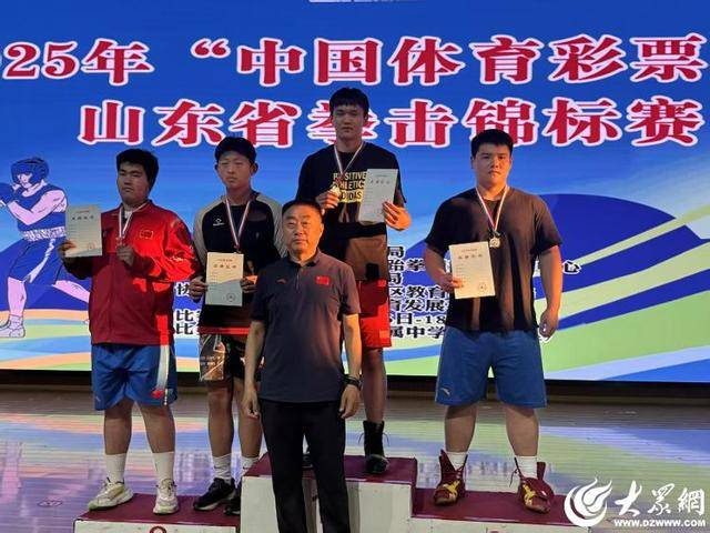 手套：库里是一个得分手而不是控卫 这个时代把分卫当控卫看