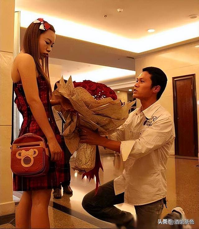 凤姐近况罕见曝光：40岁身材臃肿，牙齿脱落没钱修，后悔当初出名