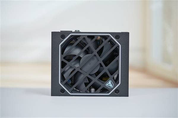鑫谷“灵眸”系列首款数字电源！数智DM-850G图赏