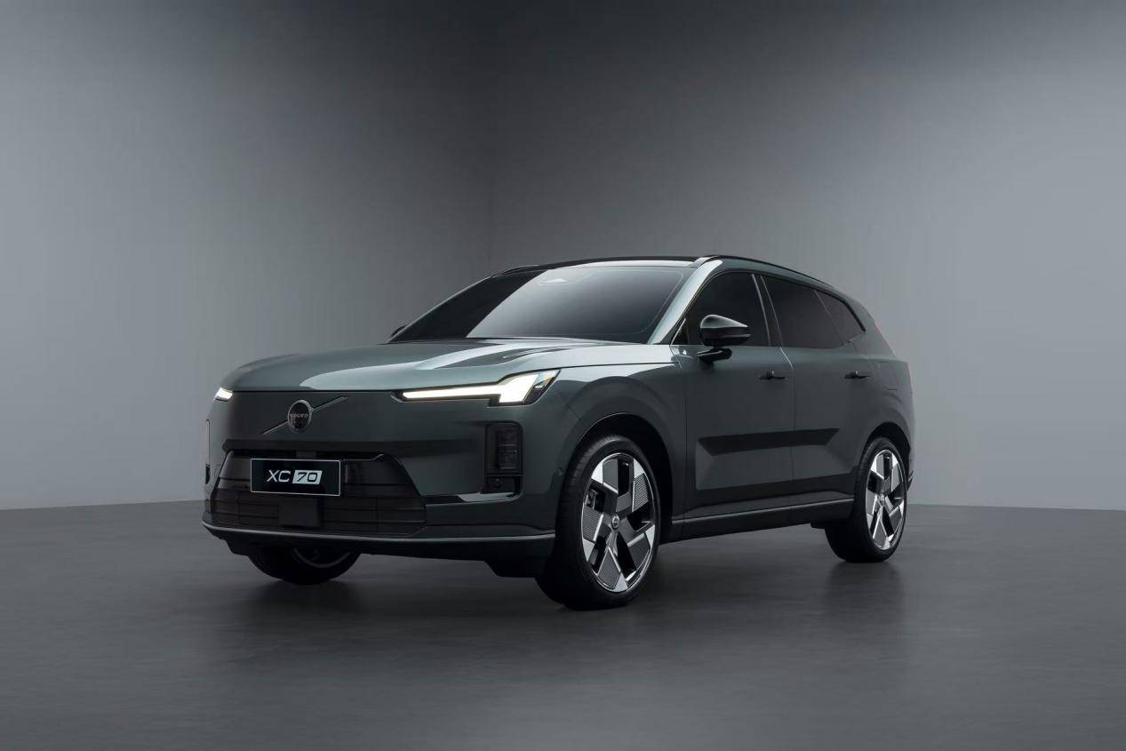 沃尔沃XC70超混来袭，能否引领豪华插混市场新风尚？
