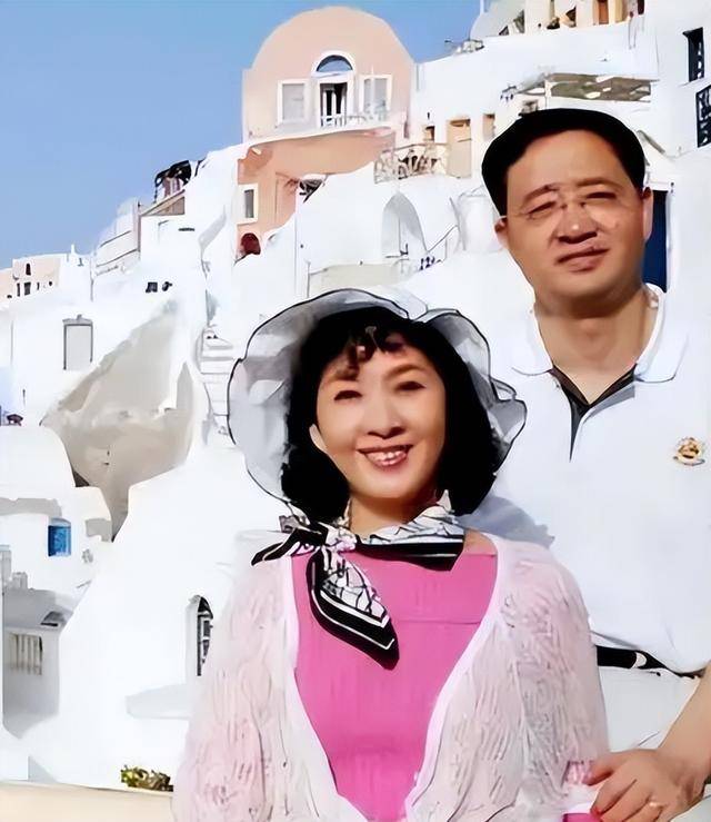如今再看，曾因流氓案“逃往”美国的龚雪，终印证了郭德纲那句话