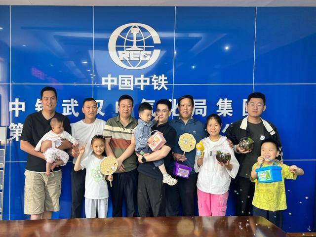 中铁武汉电气化局一公司建设分公司工会举办六一儿童节亲子手作活动
