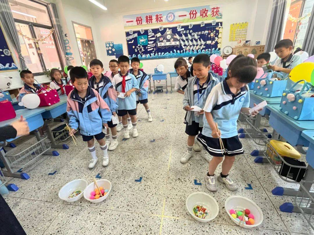 欢庆六一牢记党的教导争做强国少年福清市元载小学庆六一班级活动精彩