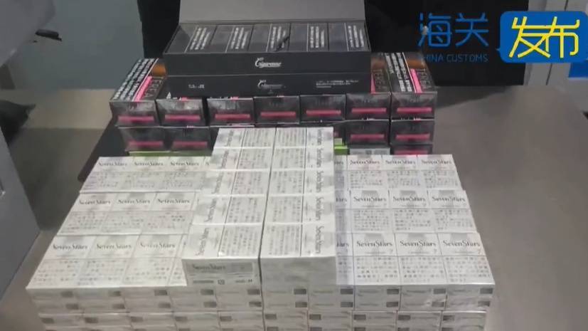 一名入境旅客行李箱发现异常，查获香烟10400支