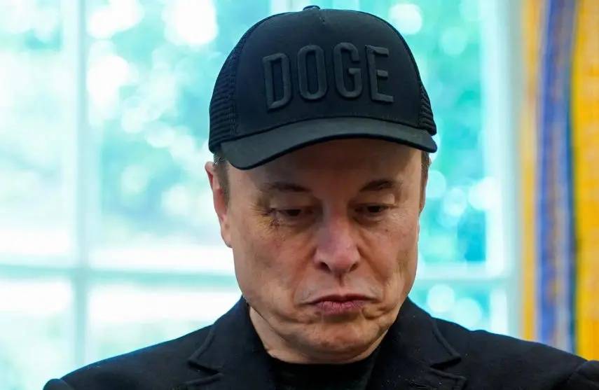 撕破脸！特朗普发文称马斯克疯了，马斯克支持弹劾特朗普 -华闻时空