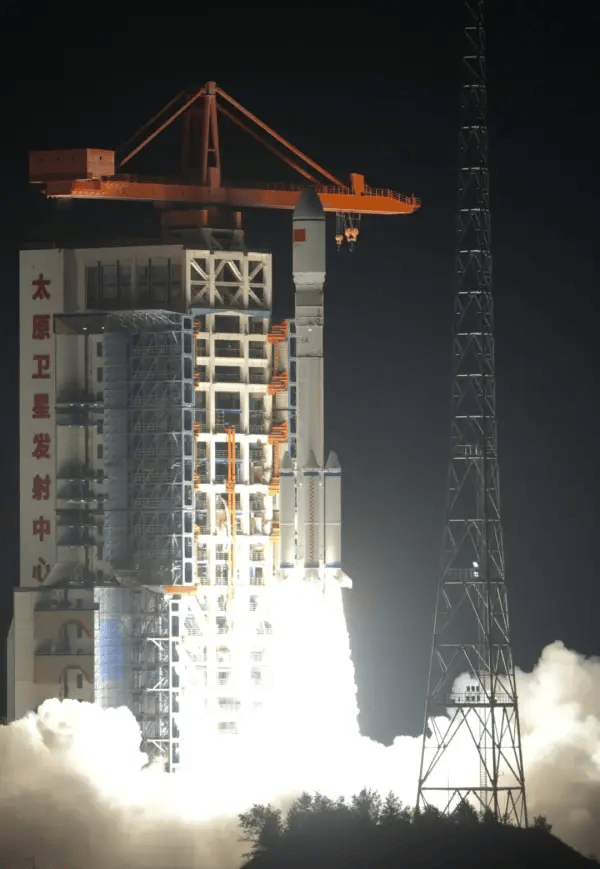 长六改成功发射卫星互联网低轨卫星