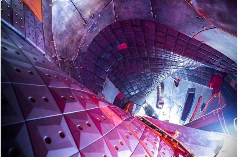 43 秒奇迹：全球最强仿星器 Wendelstein7-X 刷新可控核聚变纪录