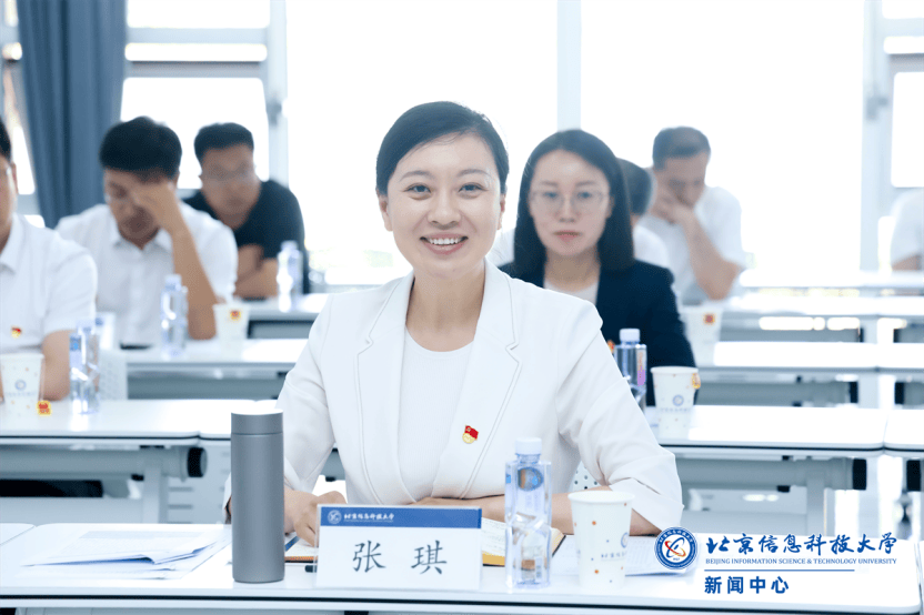 张琪代表怀来县委,县政府向北京市,河北省及张家口市各级领导对北京