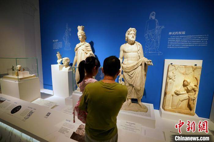 “文明的史诗：来自地中海的古典雕塑艺术”展吸引民众观展_“文明的史诗：来自地中海的古典雕塑艺术”展吸引民众观展_