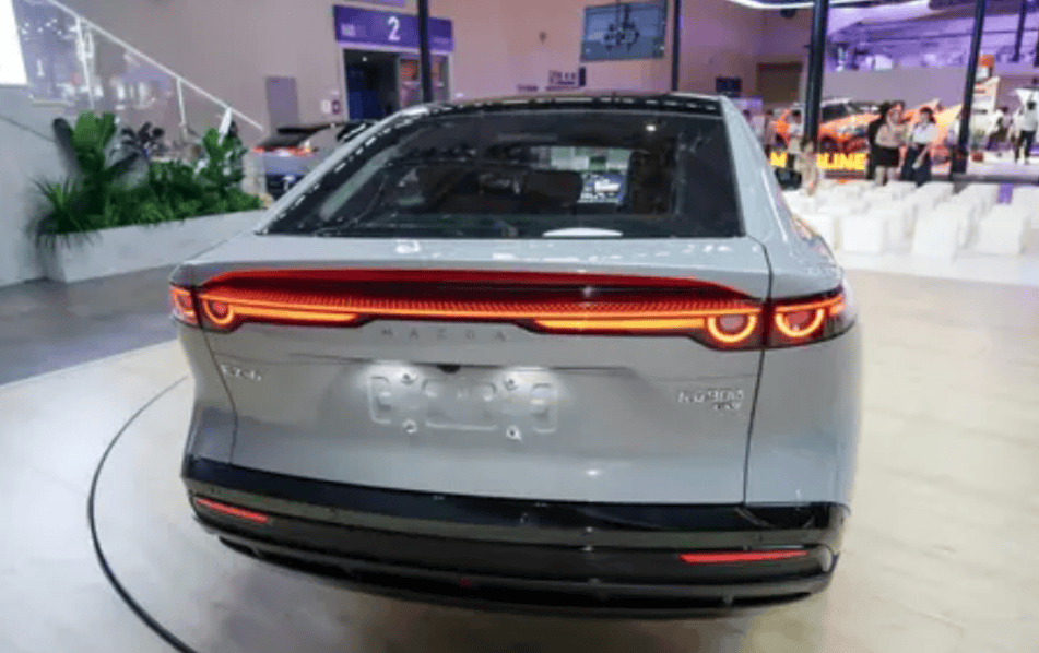 2025款马自达EZ-6运动版燃情上市，黑化组件加持动感升级！