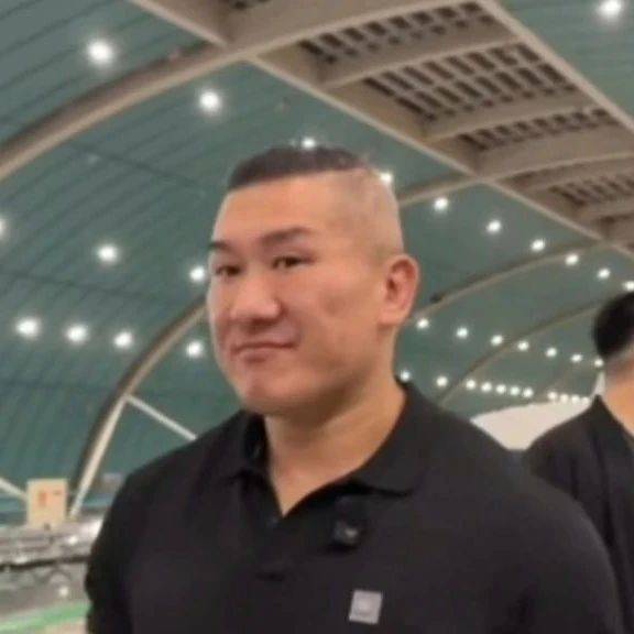 台湾网红“馆长”陈之汉大陆行3天赚17万引发热议,吴宗宪炮轰:乡下人没见过世面_两岸_发展_个人