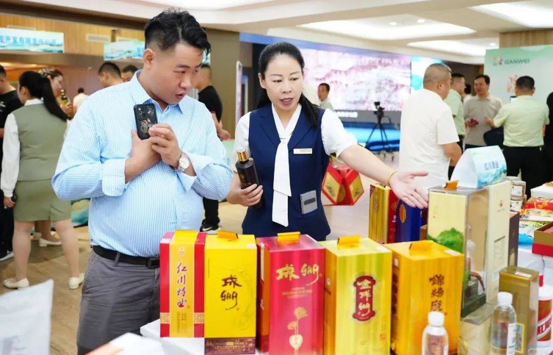 “京”彩举杯时刻：红川酒闪耀北京推介会_“京”彩举杯时刻：红川酒闪耀北京推介会_