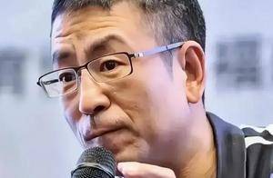 “央视一哥”白岩松被病痛折磨,曾多次想不开,56岁白发满头_朱宏钧_母亲_身体