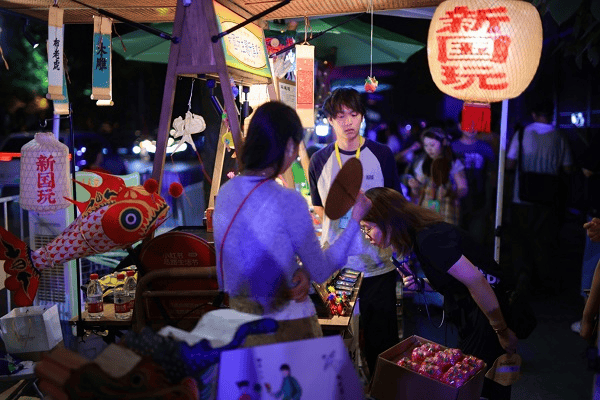 小红书在社区做起了“市集”