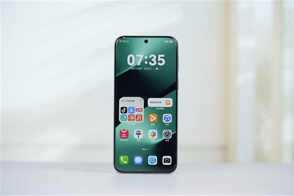 1英寸摄像头太夸张！华为Pura 80 Pro+釉青图赏