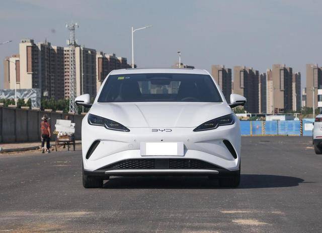 比亚迪纯电中型车上市，售价10.98万起