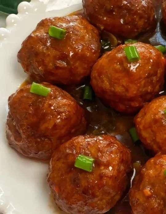 年夜饭C位之争：凭啥一颗狮子头就能拯救餐