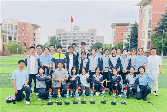 南汇中学:科技引领未来,创新赋能成长