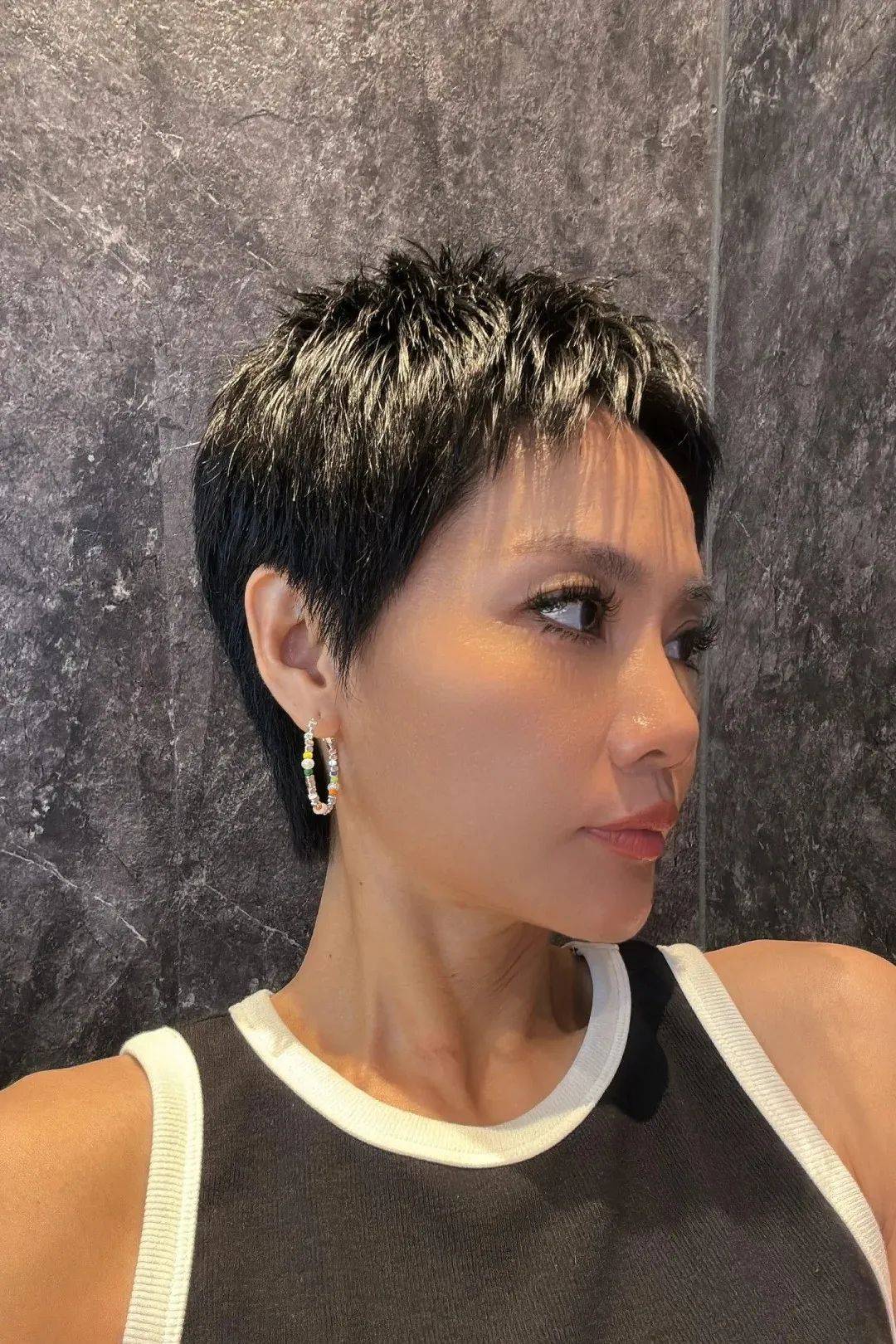 流行女人好看的短发发型图片