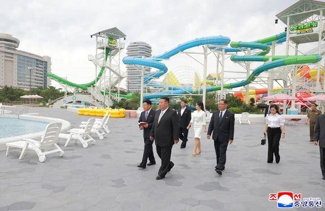 金正恩揭幕重大旅游项目，夫人李雪主“复出”