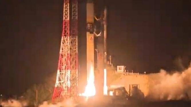 日本发射搭载卫星的H2A火箭50号机
