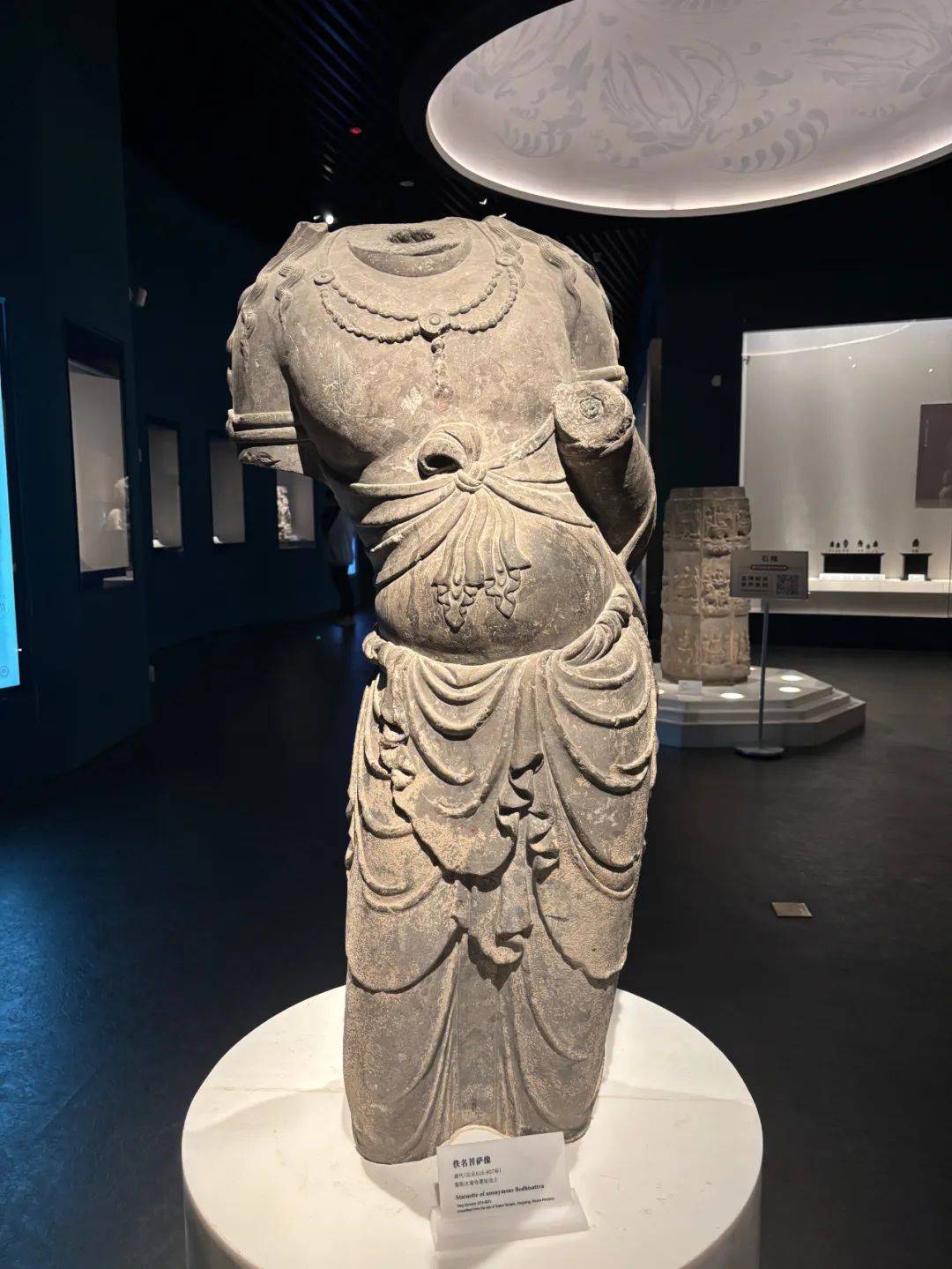 有身无头,有臂无手的唐代菩萨像:残缺美还是圆满?