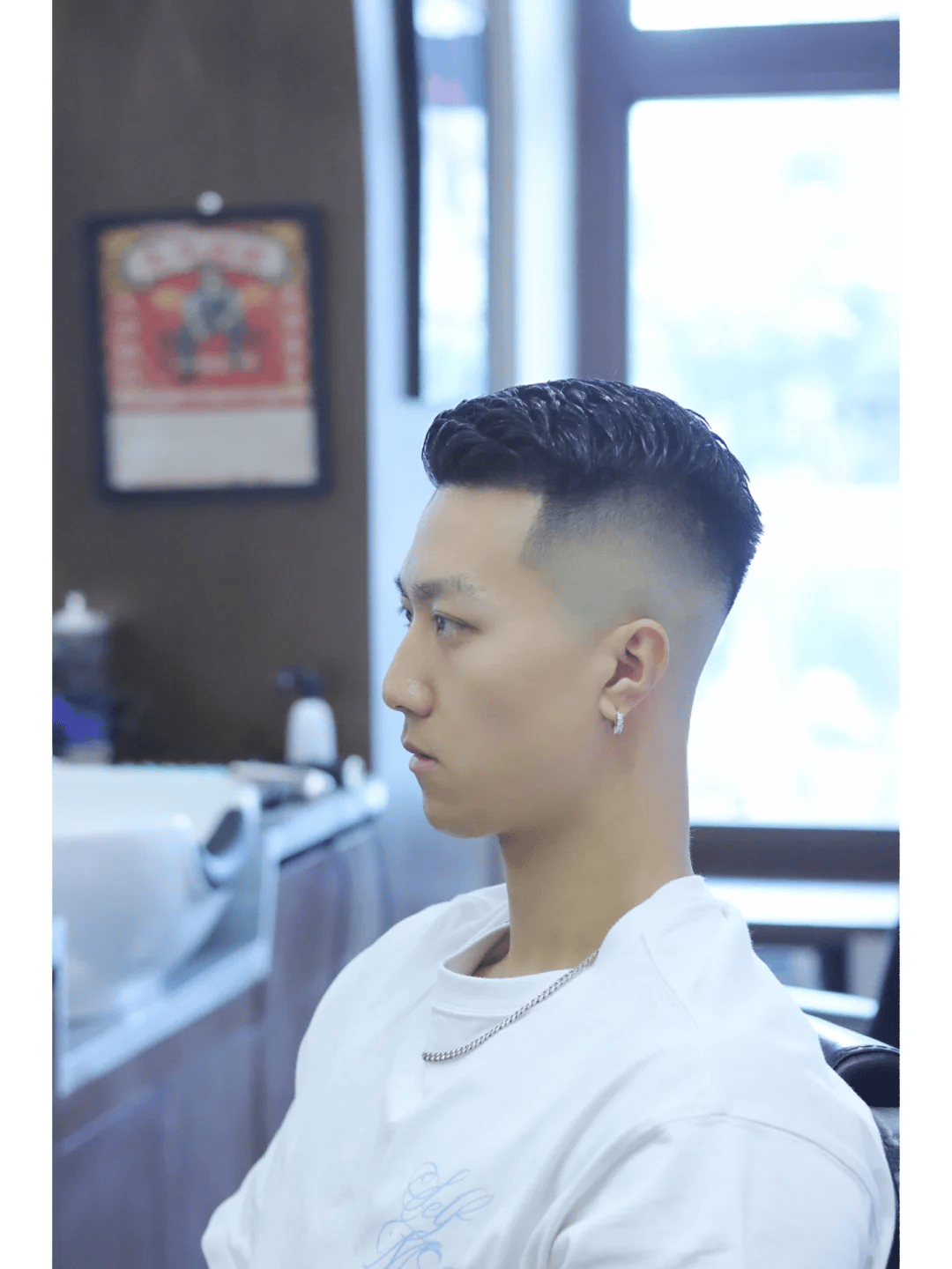 夏天就得剪两边铲光"发型,清爽帅气很有型