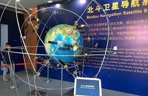 为何‬美国仅用24颗卫星，就能覆盖全球，而中国北斗要发射39颗？