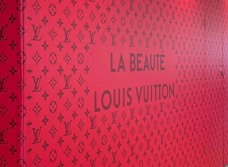 pp电子官方网站LV美妆中邦首店将落户南京耗费品不行只卖包包了