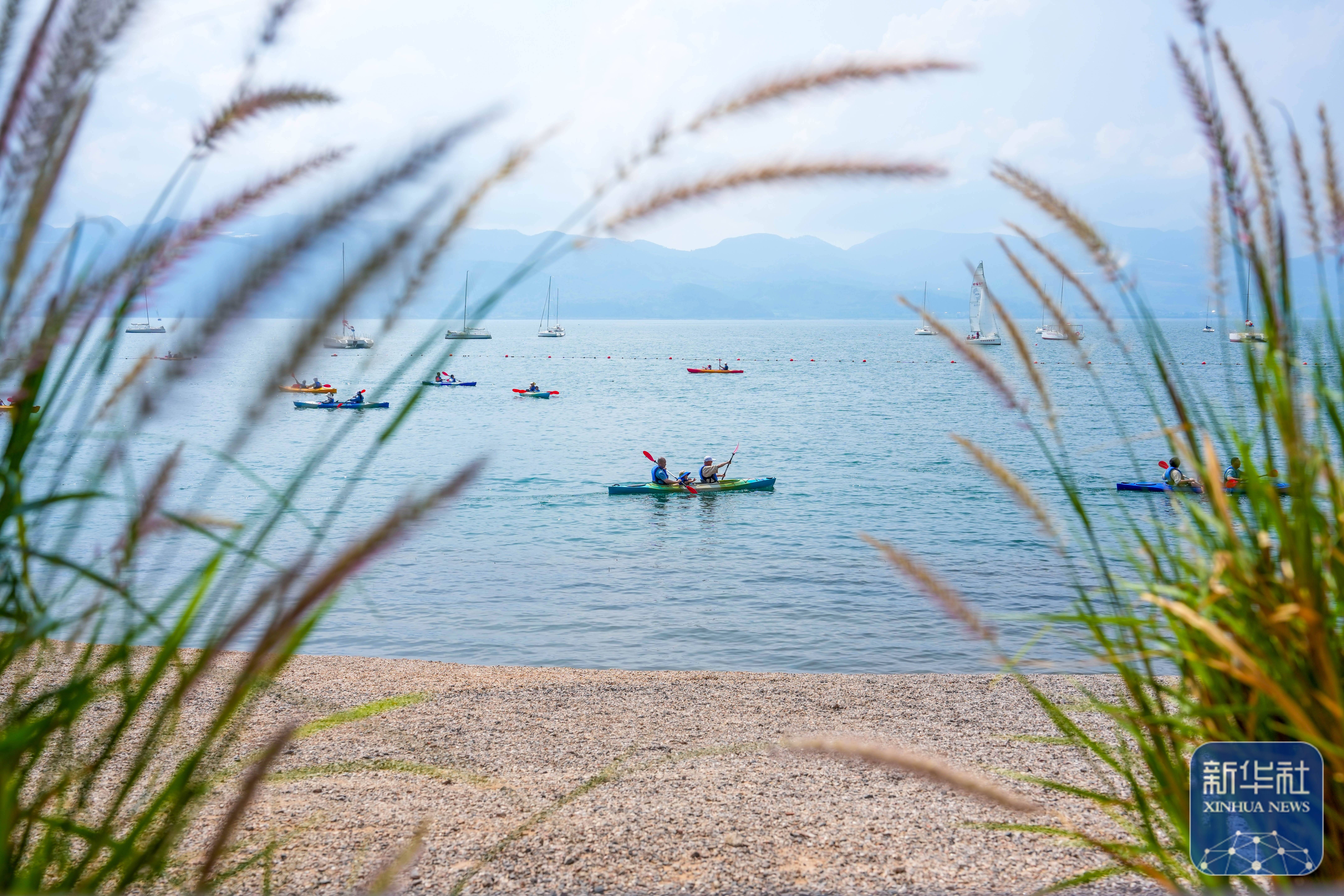 抚仙湖夏日引客来_搜狐网