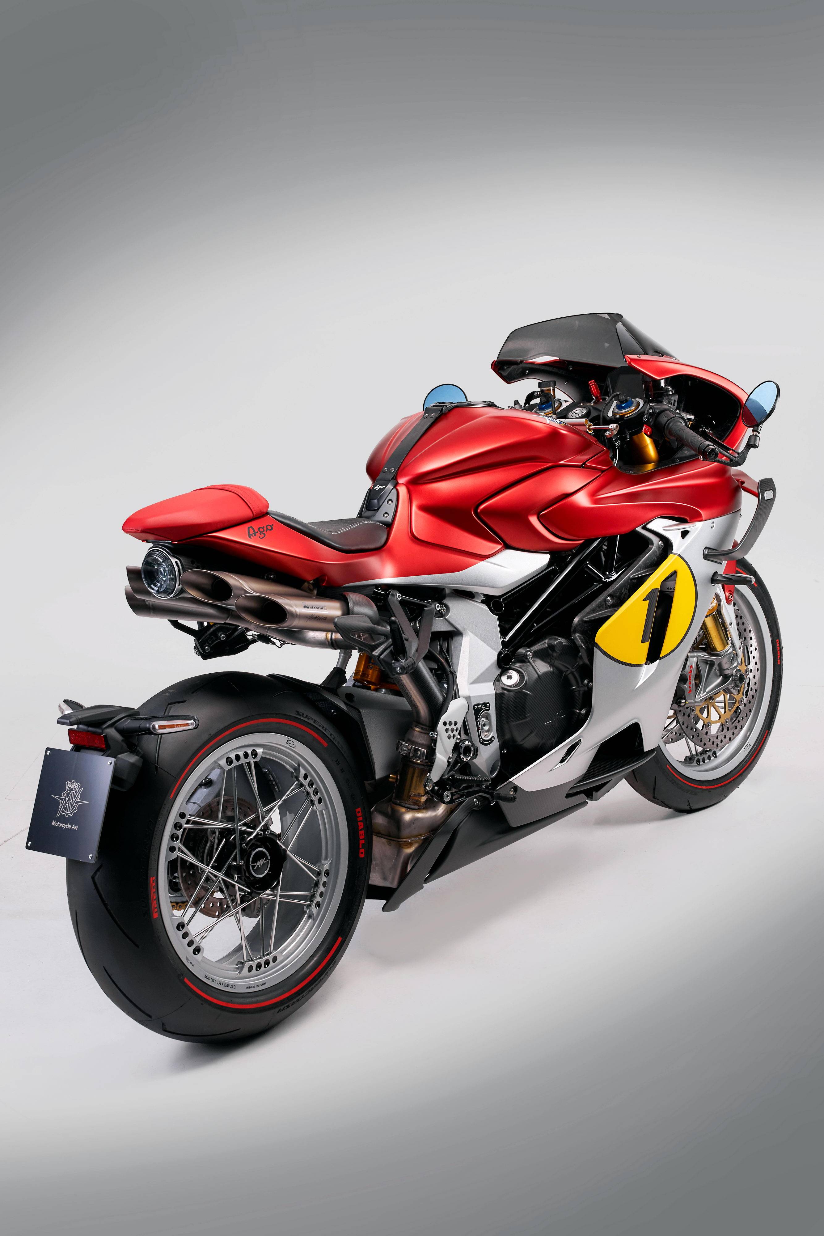 mv 奥古斯塔 2025 superveloce 1000 ago 车体特写