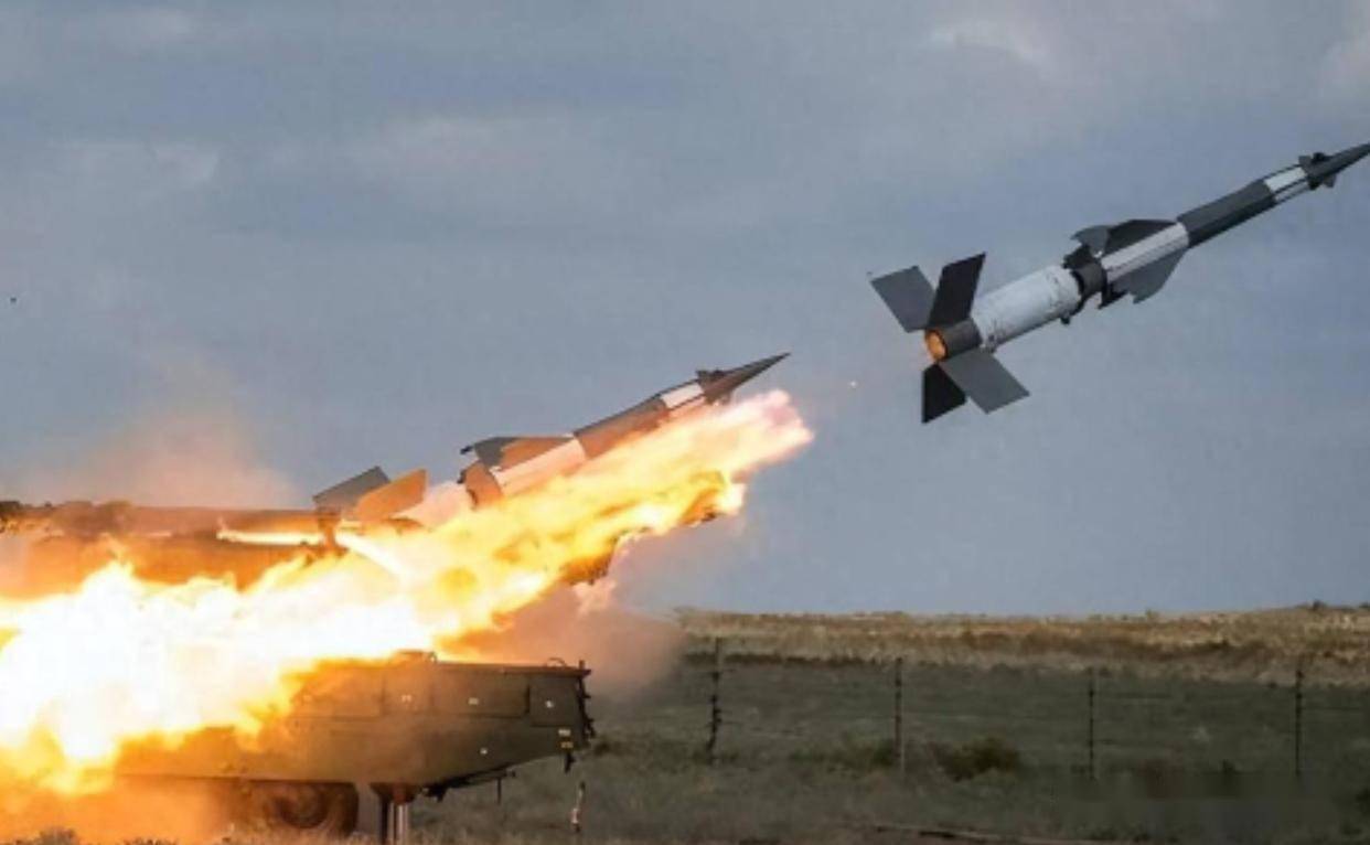 印军凌晨开火，上百架无人机突袭藏南_搜狐网