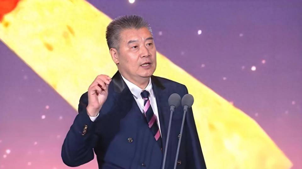 国乒荣获“影响世界华人大奖”，李隼揭秘孙颖莎的严苛训练之路