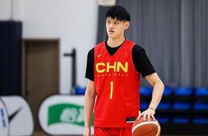 中国男篮官宣：曾凡博恢复未达标无缘亚洲杯 张镇麟也缺席拉警报