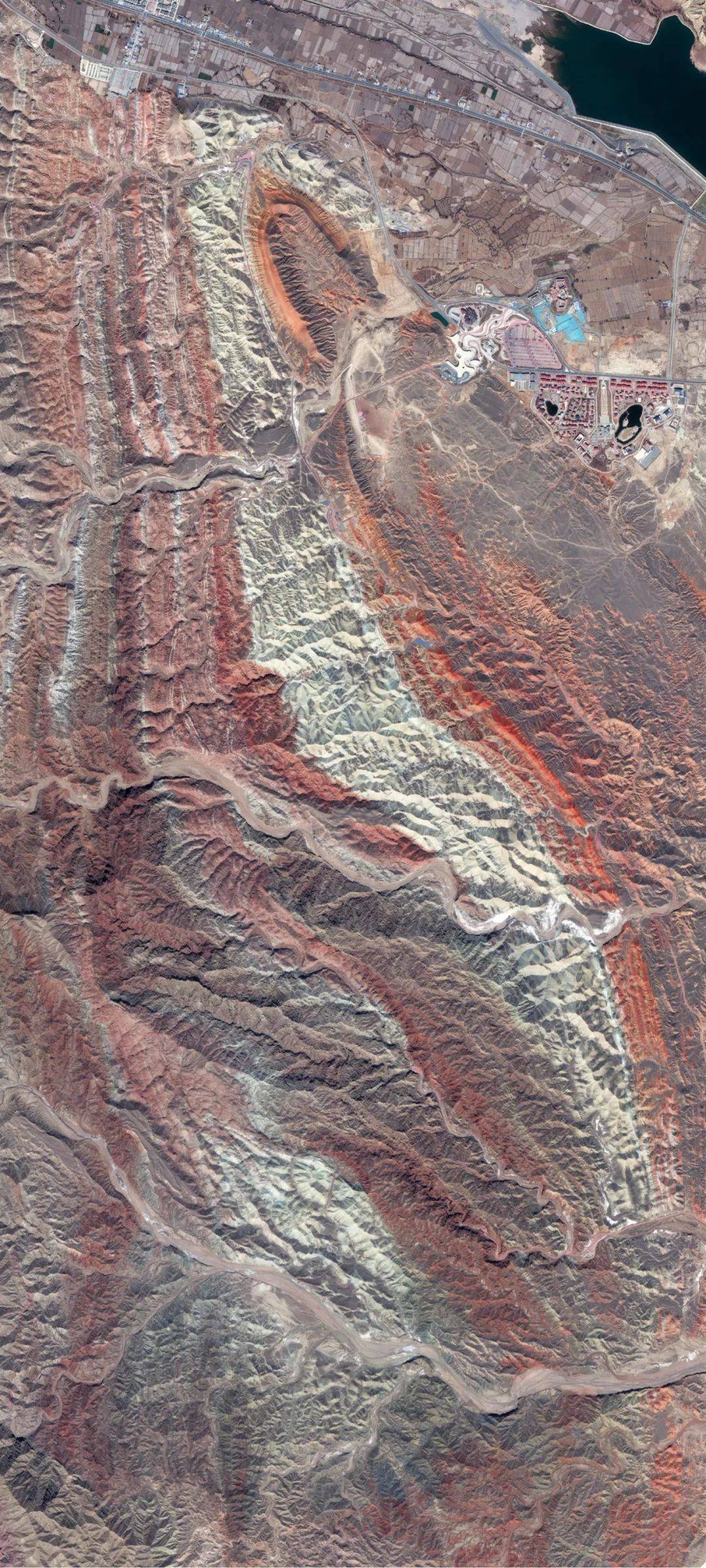 卫星视角下的中国地貌特征