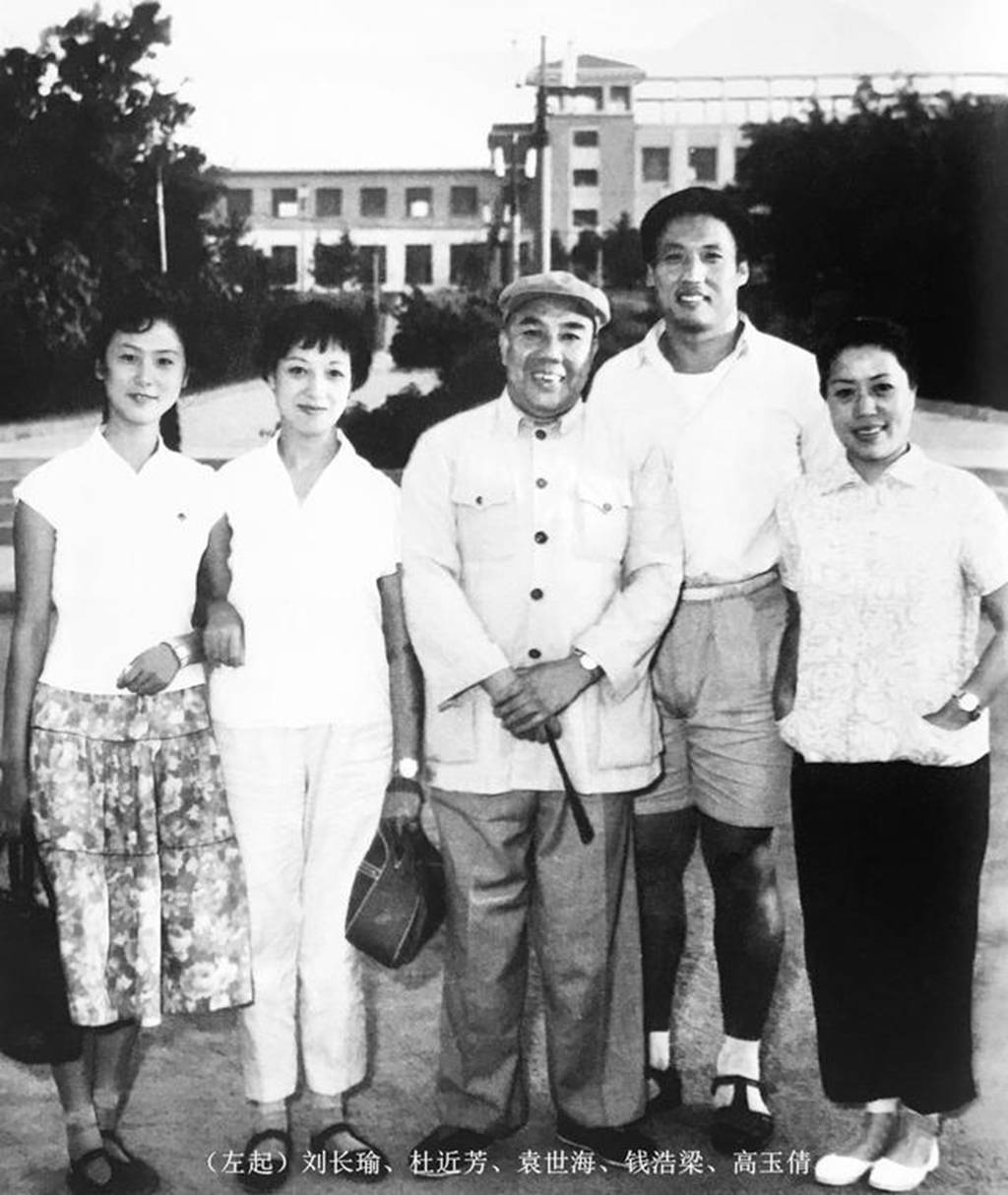 《红灯记》李铁梅，从结婚到丈夫去世，仅4个月，83岁近况如何？