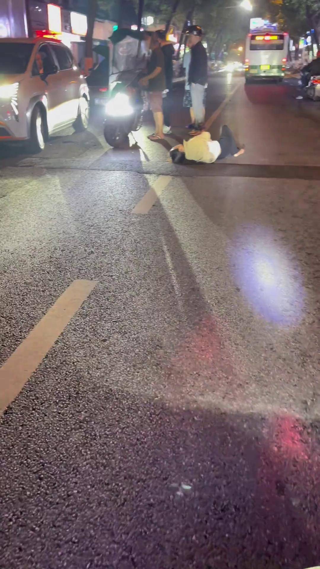 电瓶车交通事故现场 第一现场暴躁厨子