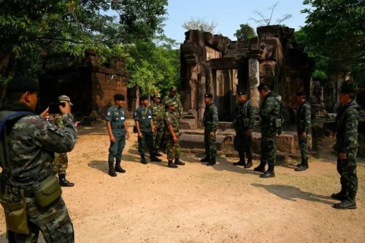 中国东盟调解好意受冷落，泰国想自己解决冲突，柬泰外交战开打